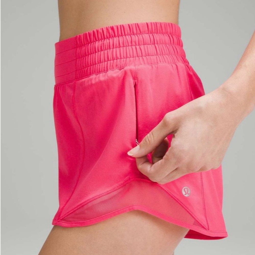 Lululemon Hotty Hot High-Rise Lined Short 2.5” sz 2